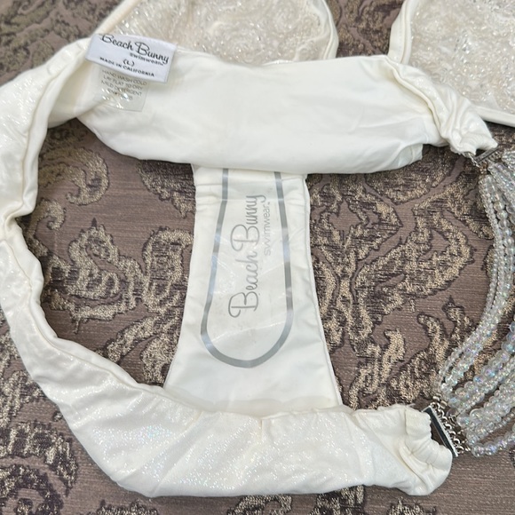 Beach Bunny white spell bound size large - Picture 5 of 7